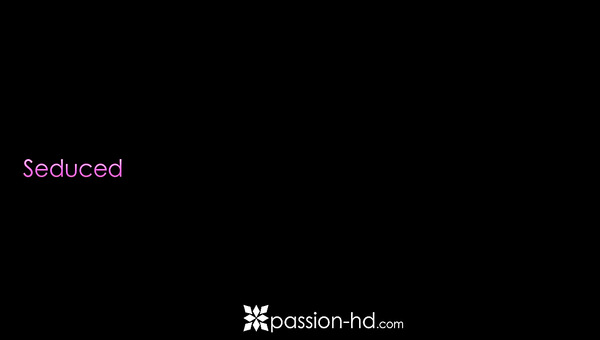 Long Haired Eye Catching Babe Nina North Gives Nice Head To Pay For Cuni