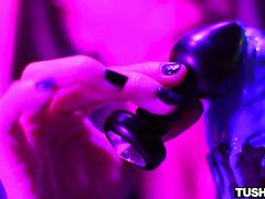 Busty Plump Assed Asian Nicole Doshi Sucks Manuel Ferrara’s BWC & Lets It Analize Her At All Angles