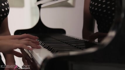 Eve & Mina Are More Than Just Neighbors