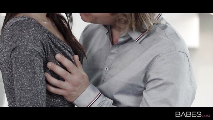 Sideways Fuck With A Babe That Deserves It Deep