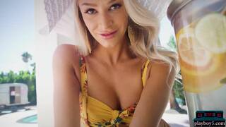 Perfect Ass Blonde Emma Hix Shows Off Her Flawless Body With Bubble Butt