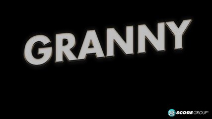 Luna, Mia And The 25 Year Old