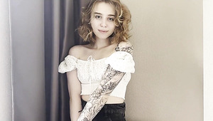 Sexy Hussie With Dick Sucking Eyes Gives Me A Long And Sloppy Blowjob That Makes Me Cum In Her Mouth