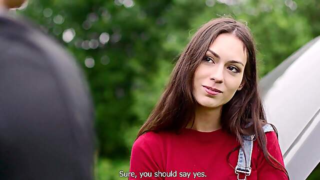 Babes Arwen Gold Gets Her Pussy Railed In The Car