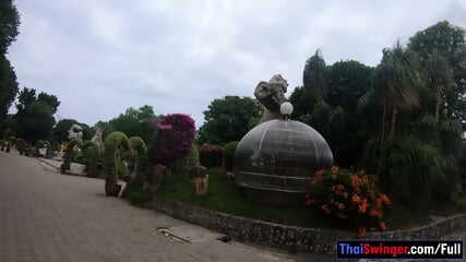 Crocodiles Munching And Making His Amateur Thai GF Cum Hard