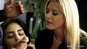 FFM Threesome With Hot MILF India Summer And Aysha