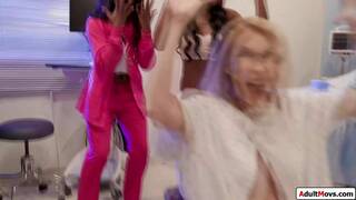 Patient Sees His Black Gf Lick A Nurse