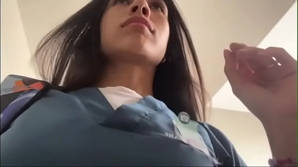 Enfermera Real Dandose Dedo En El Trabajo Perra