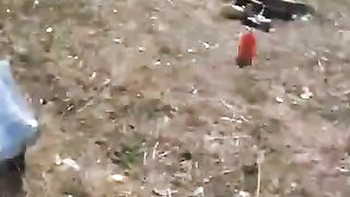 Anteprima Del Video: Pompino Outdoor Di Una Fidanzata Diciottenne