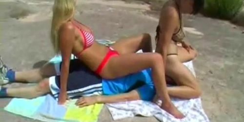 Facesitting In Public