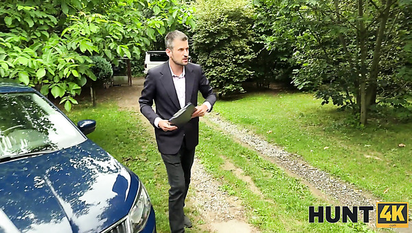 Petite Brunette Stunner Takes Massive Cock Deep Outdoors On Bench