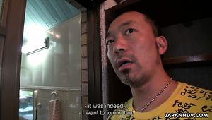 Yuria Aida Has Great Time During Kinky Orgy Outdoors With Dudes