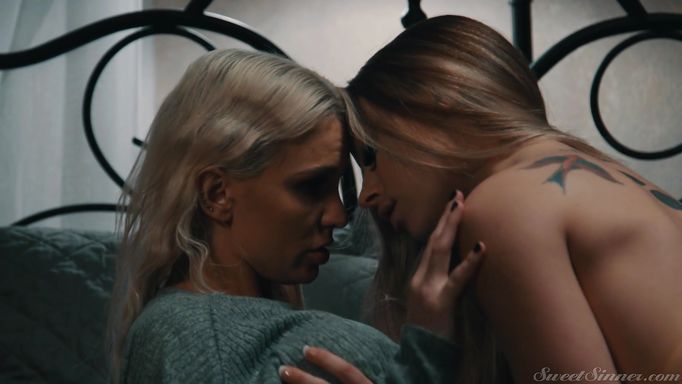 Secret Lesbian Sex: Project Was Just An Excuse!