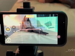 Amante Apaixonada Suplicando Por Leite Quente Despejado Na