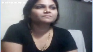 Desi Aunty Nude On Webcam Displaying Her Large Tits & Cootchie Mms