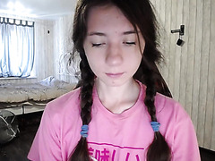 Cute Faced Amateur Shows Her Feet And Pussy On A Webcam